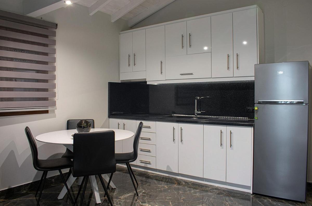 Stamos Apartments And Studios Vourvourou Oda fotoğraf
